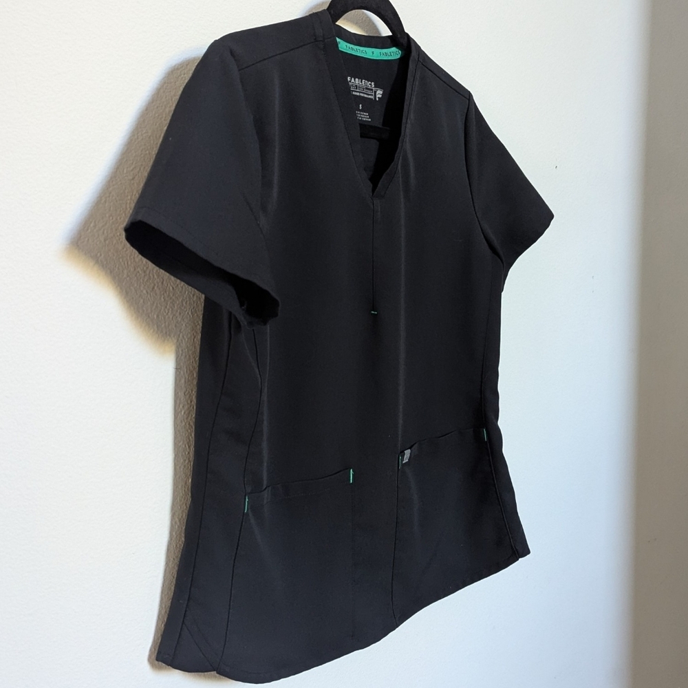 Fabletics Scrub Set | Small - Picture 4 of 16